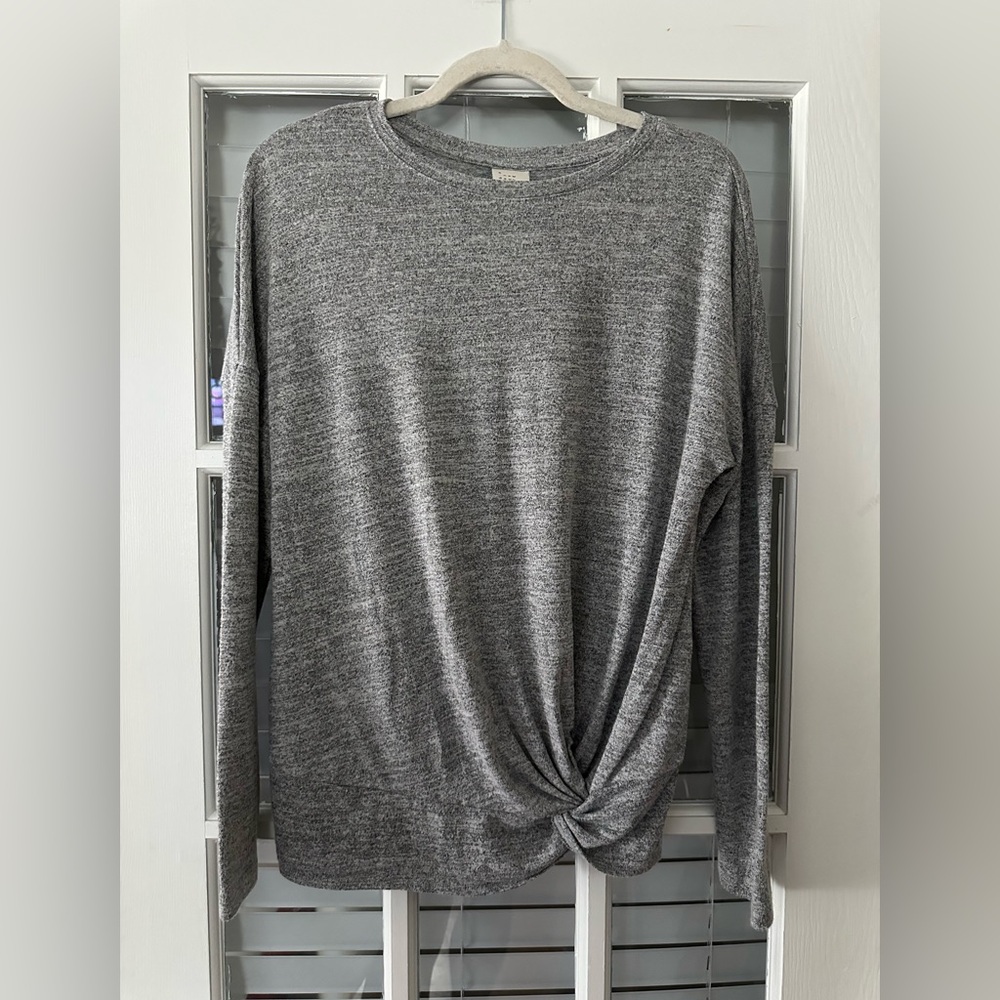 A New Day Women’s M‎ Knit Twist Front Gray Long Sleeve Top Soft Comfy | SKU 0109